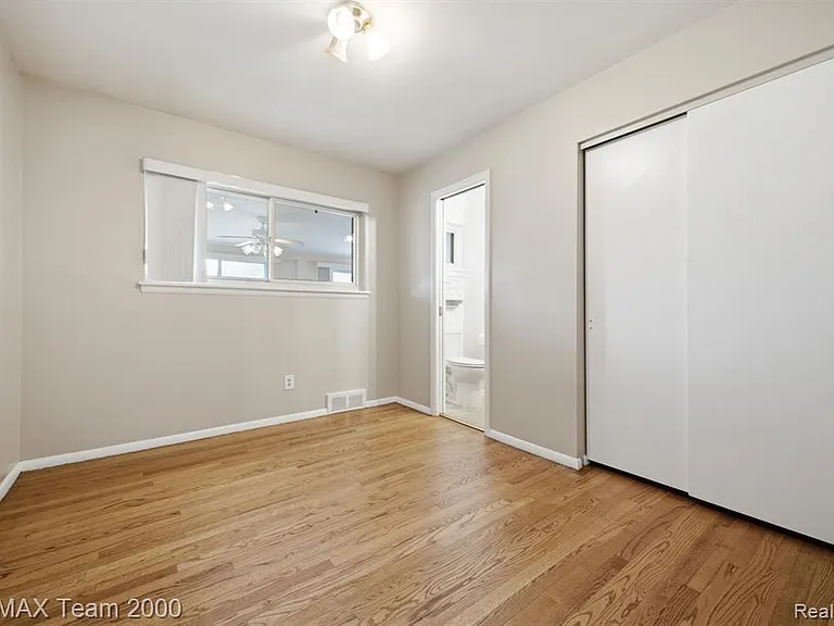 8512 Norborne Ave — Photo 14