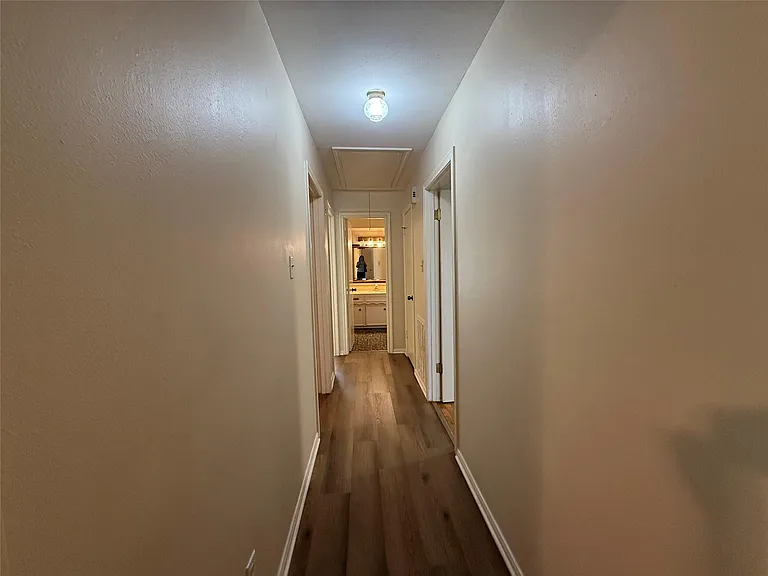 7718 Lacy Hill Dr — Photo 10
