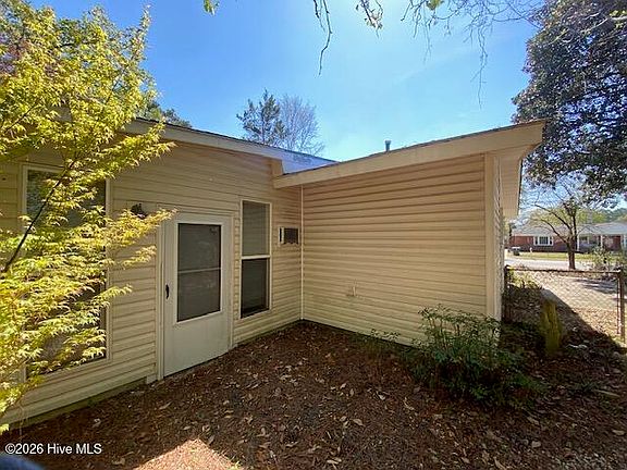 3rd image of 769 Newport Road