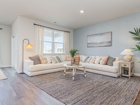 4th image of 136 Ashworth Drive
