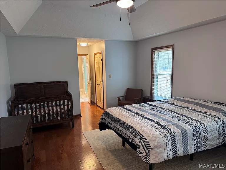 5740 Jane Rd — Photo 32