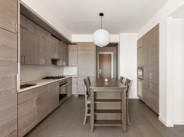 1 City Point image 1 of 17