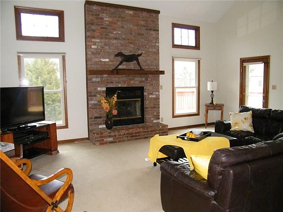3rd image of 8305 Coral Bay Ct