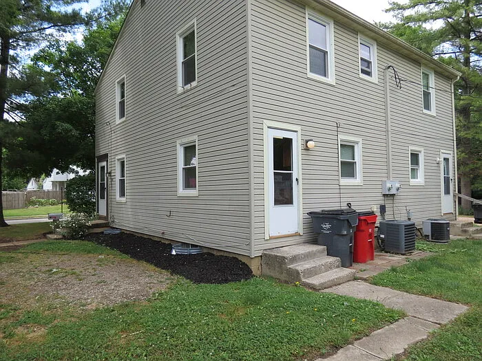 186 College St — Photo 13