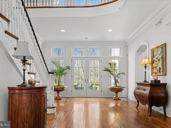 3rd image of 840 Harriton Rd