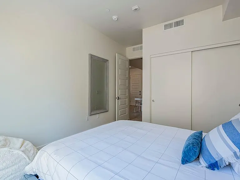 7300 E Earll Dr #2019 — Photo 9