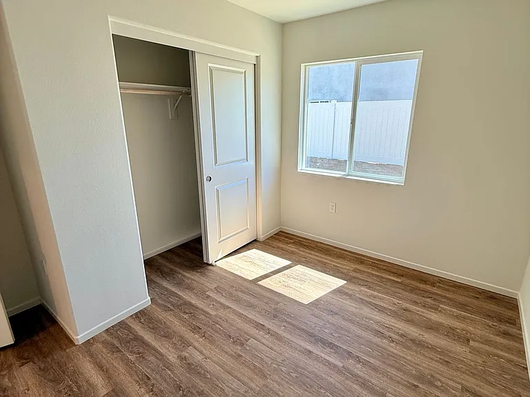 11705 Sebastian Rd — Photo 37