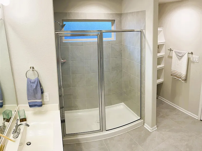 1402 Central Heights Dr — Photo 14