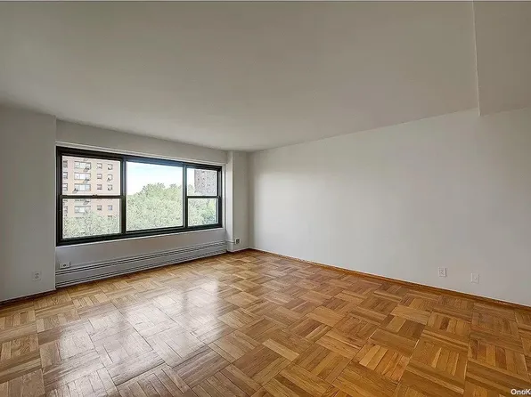 21-66 33rd Road #8A, Astoria, NY 11106