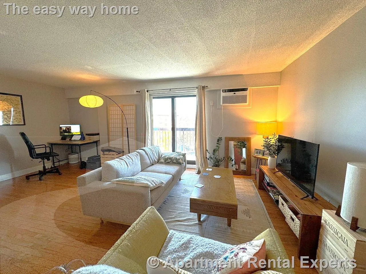 1 bed, 734 sqft, $2,450 — Photo 3