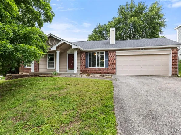 16118 Castlerea Blvd, Ballwin, MO 63021