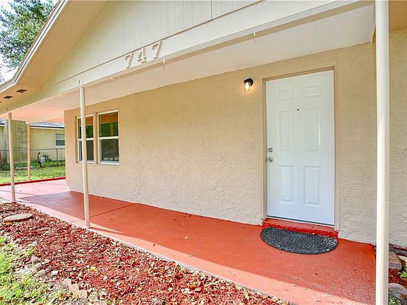 5th image of 747 Oaklando Dr