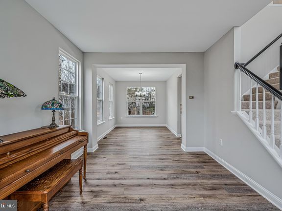 5th image of 1247 Barksdale Dr NE