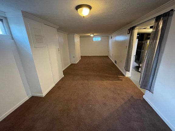2nd image of 1633 Oakwood Ave
