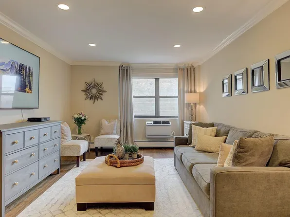 25 Park Place #3G, Great Neck, NY 11021