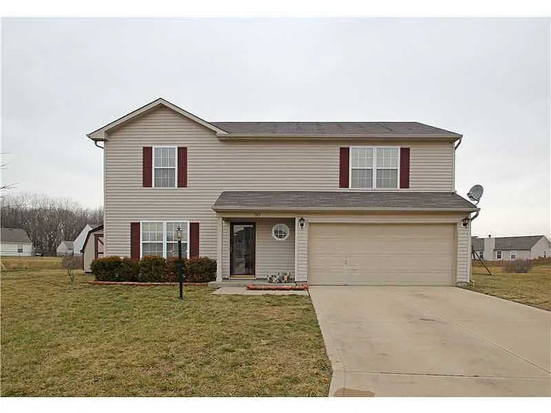 90 Lynn Ct photo 1