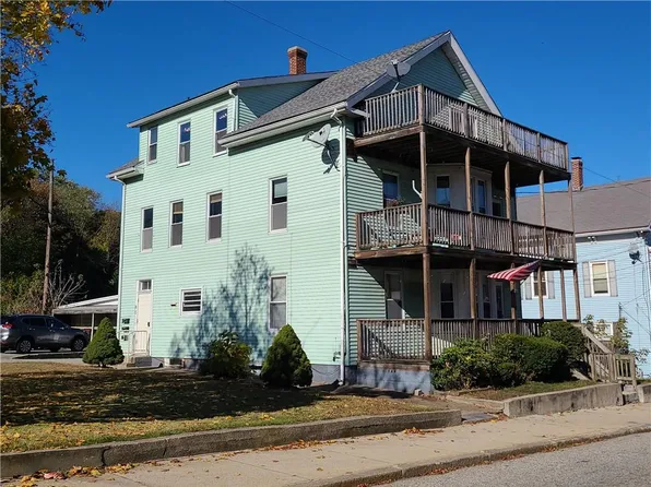 85 Transit St, Woonsocket, RI 02895