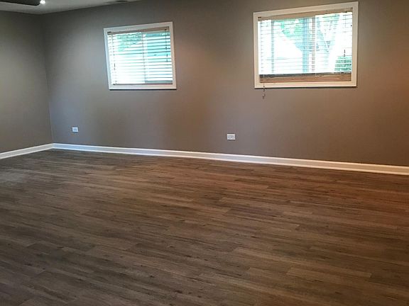 3rd image of 265 N Levasseur Ave