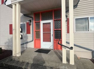 40 SE 3rd St #2, Chehalis, WA 98532