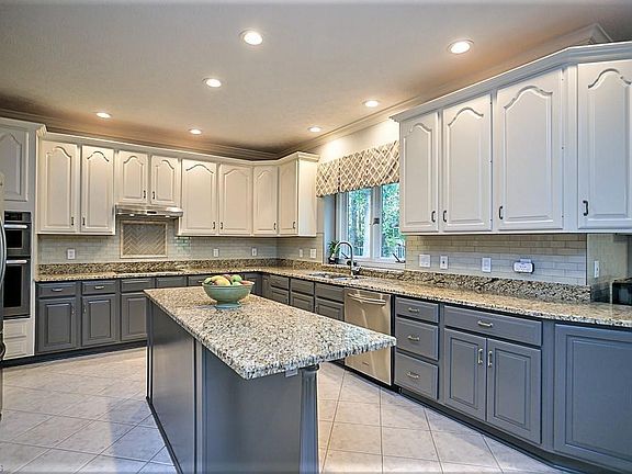 4th image of 3100 Waterfall Way