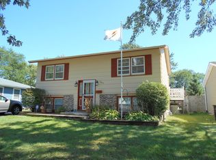 3437 Winhaven Dr, Waukegan, IL 60087