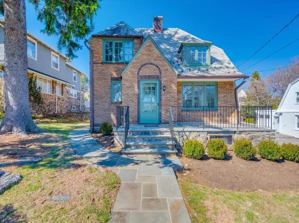 51 Cooper Lane, Larchmont, NY 10538