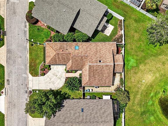 5th image of 4427 NE 5TH STREET