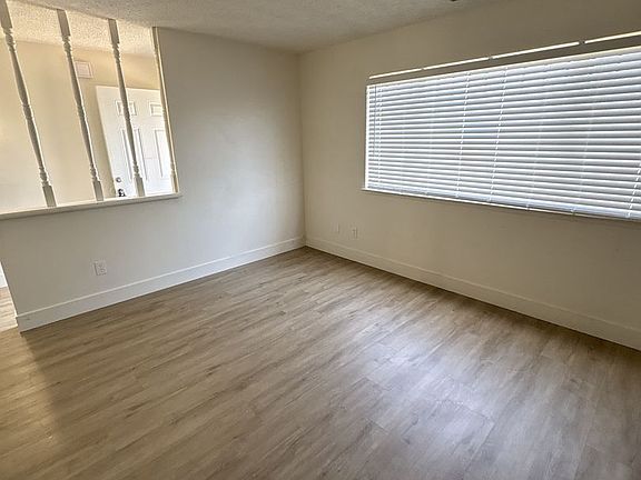 3rd image of 2113-15 W Inyo Ave #2113