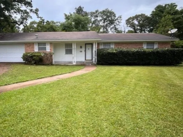 1208 Walnut Bend St, Lufkin, TX 75904
