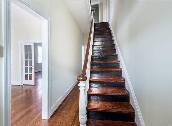 2nd image of 800 N 27th St