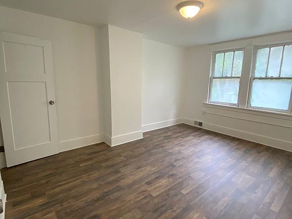4th image of 1587 Lincoln Ave