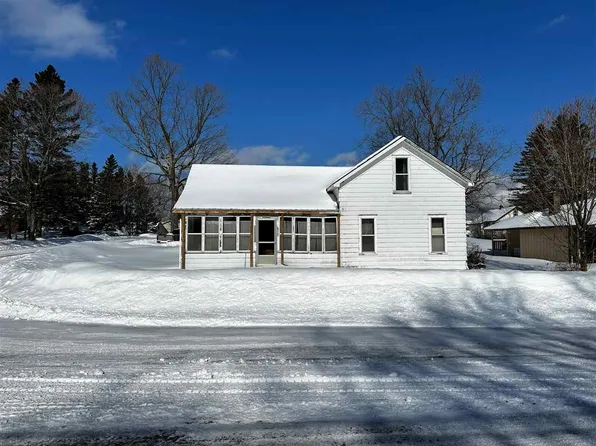 11664 Lake St, Naubinway, MI 49762