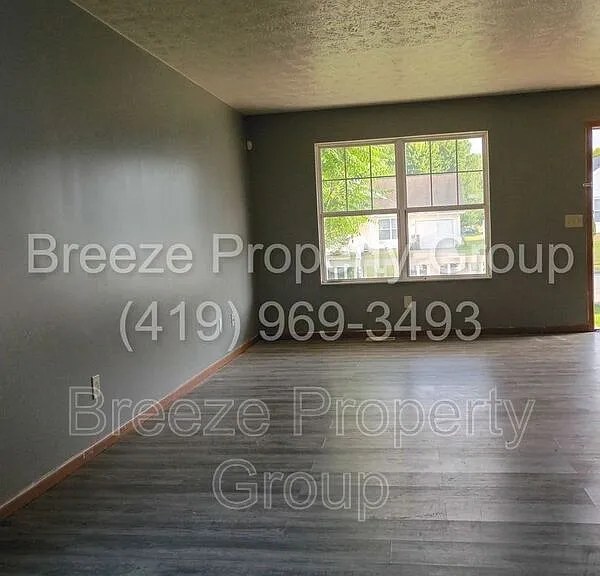2816 Benford Ln — Photo 2
