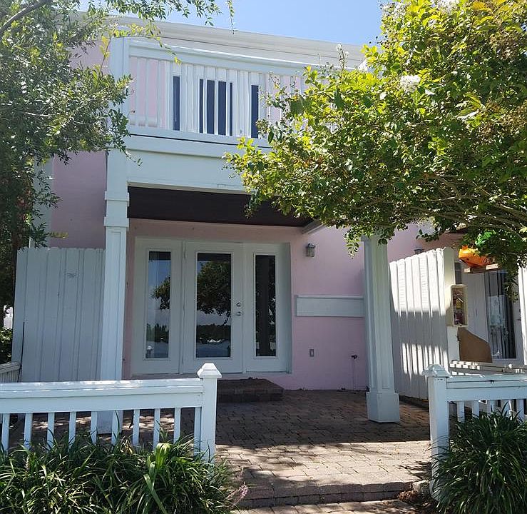 1st image of 185 Pompano Dr SE