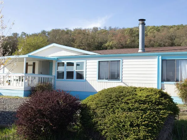 907 Shadow Ranch Ln, Roseburg, OR 97470