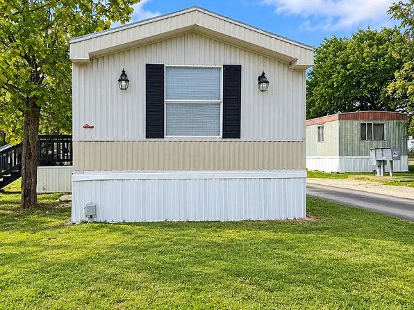 10 E Crest Dr