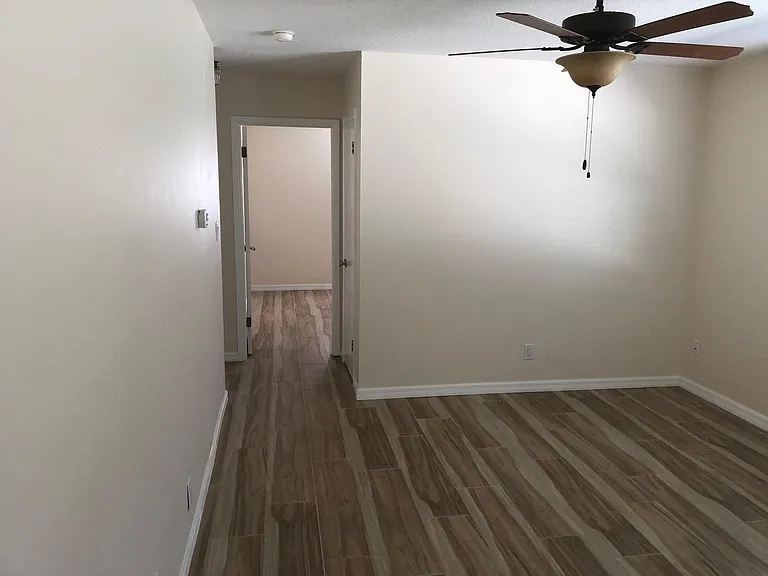2215 Forest Dr — Photo 33