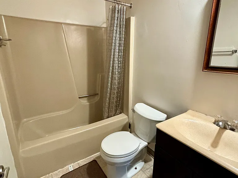 21 Barton Ct #4 — Photo 8