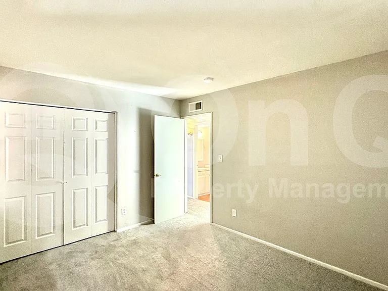 2201 W Belmont Ave #4 — Photo 7