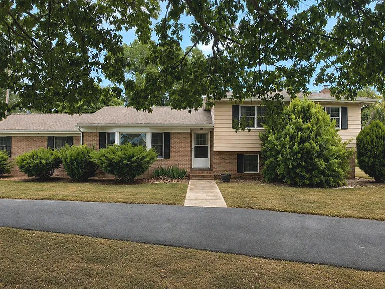 8936 Goldsborough Neck Rd — Photo 1
