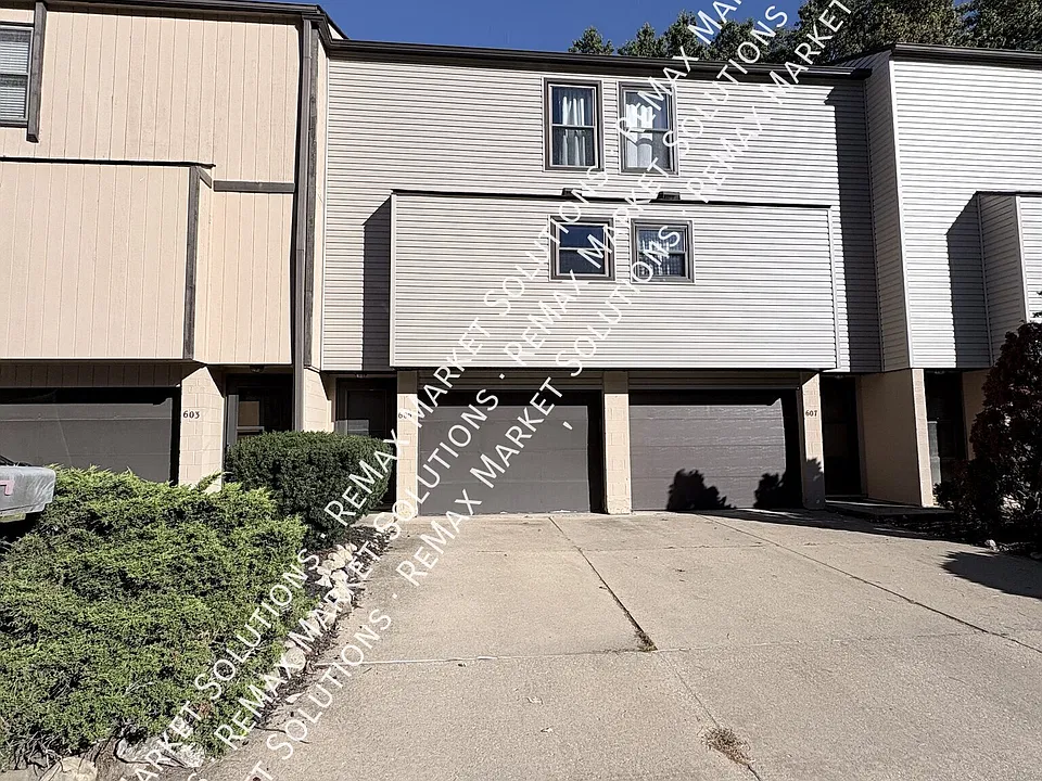 605 Center Ave