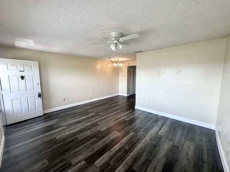 5060 76th Ave N #309 — Photo 22