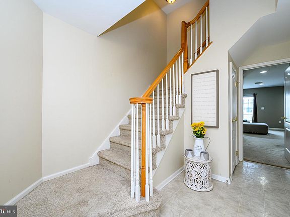 4th image of 1044 Buckingham Dr #32