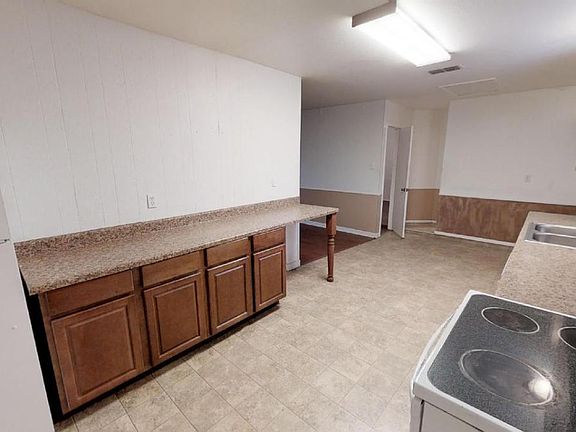3rd image of 504A S Avenue B