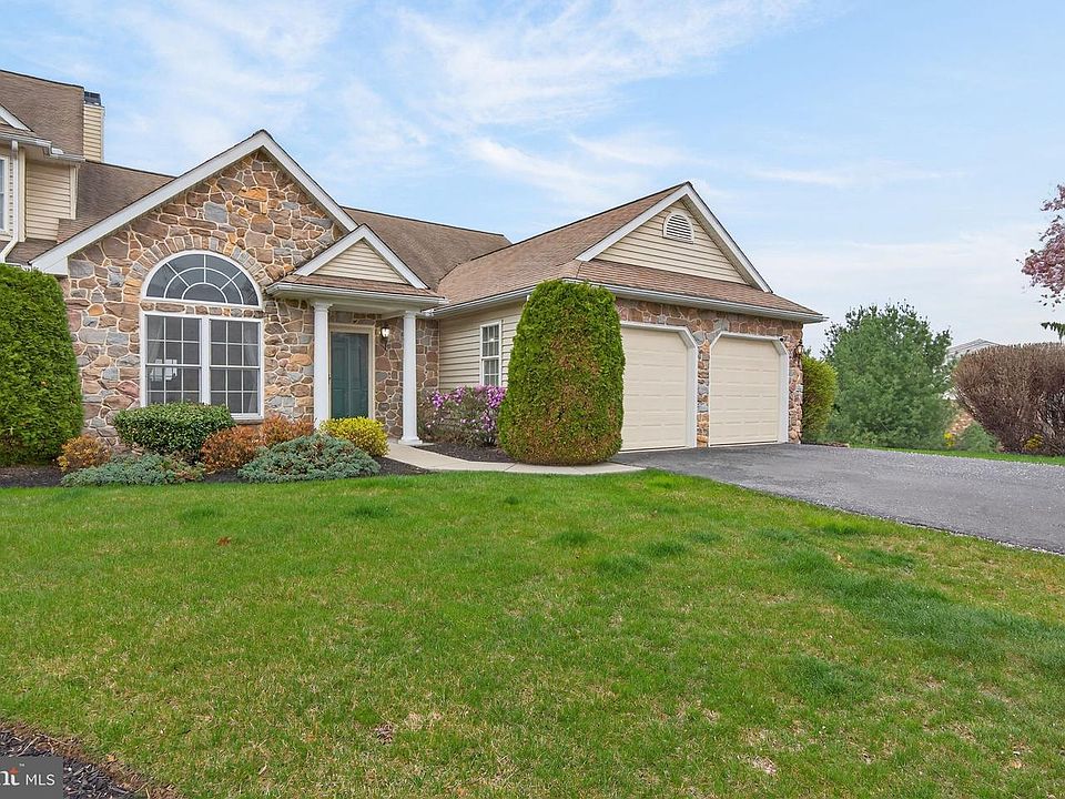 1st image of 108 Fountain Dr #5