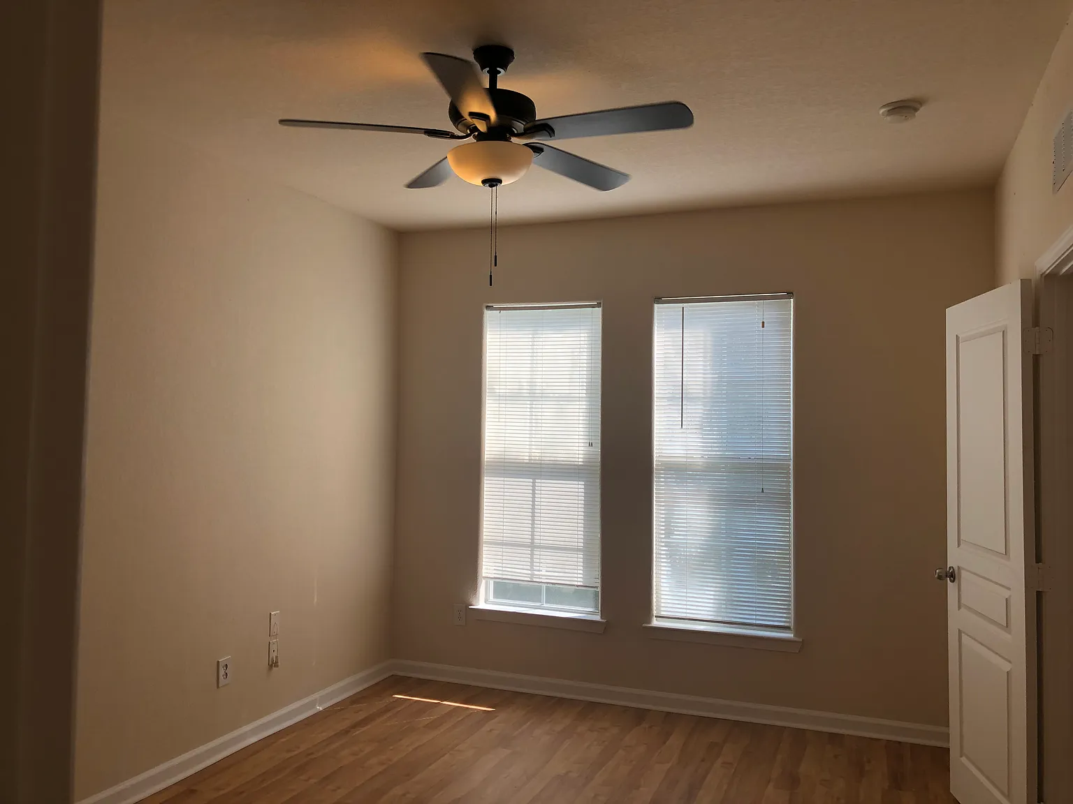2 bed, 1100 sqft, $1,295 — Photo 2
