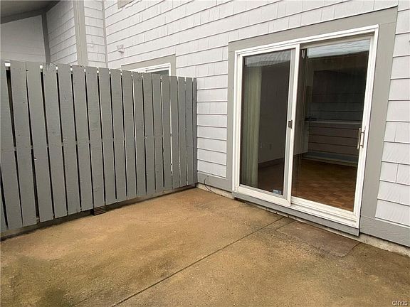 3rd image of 431 Summerhaven Dr N
