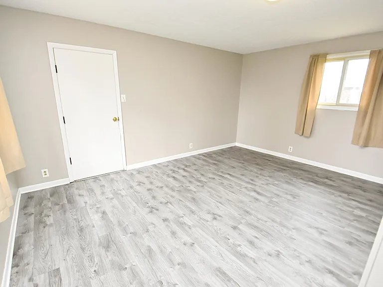 1023 Oakland St — Photo 16