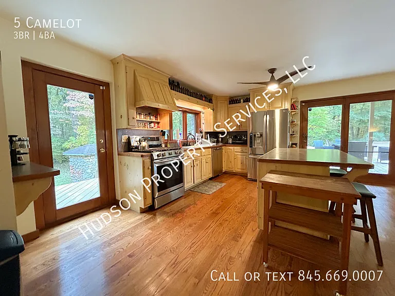 5 Camelot — Photo 3