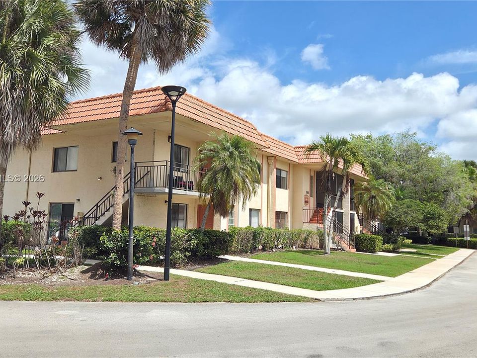 1st image of 357 Lakeview Dr #1